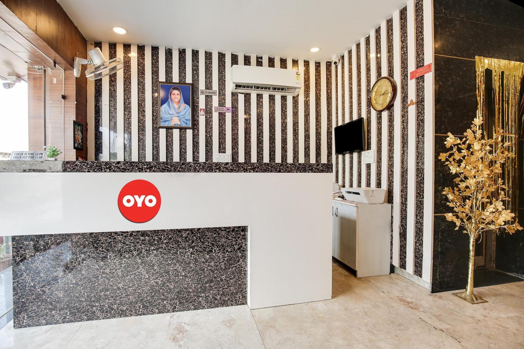 Hotel O Av Continental Zirakpur Экстерьер фото