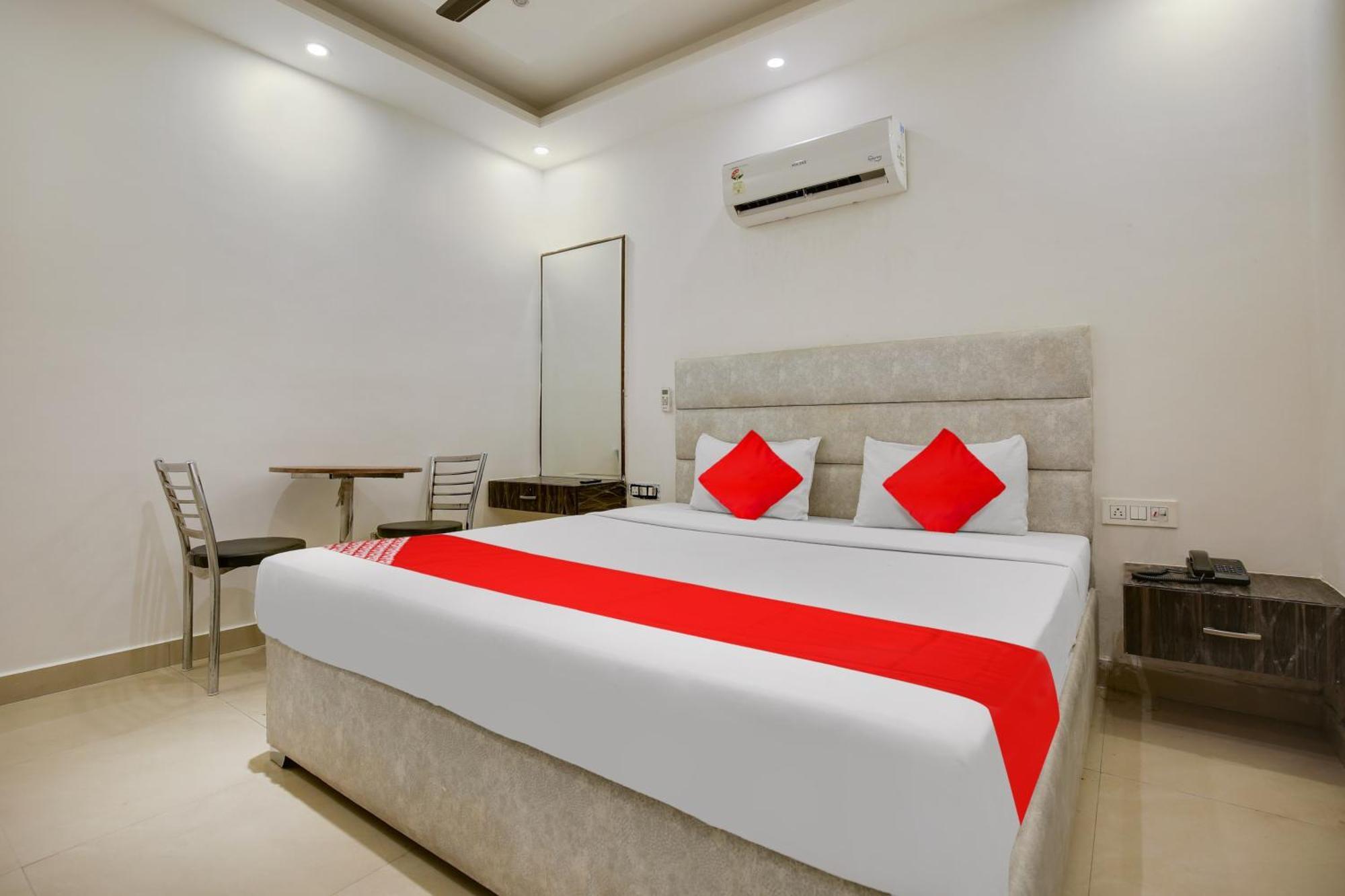 Hotel O Av Continental Zirakpur Экстерьер фото