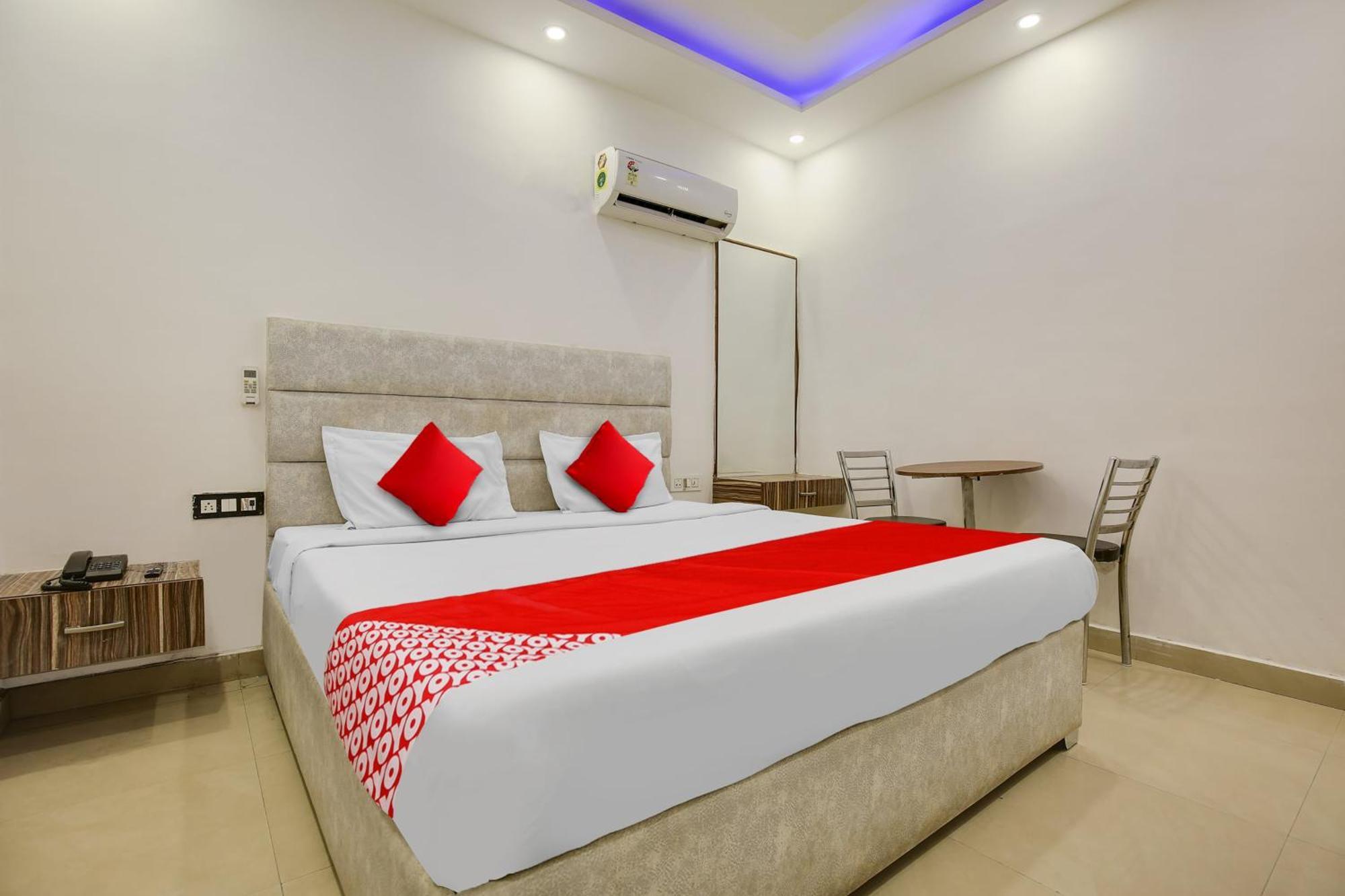 Hotel O Av Continental Zirakpur Экстерьер фото