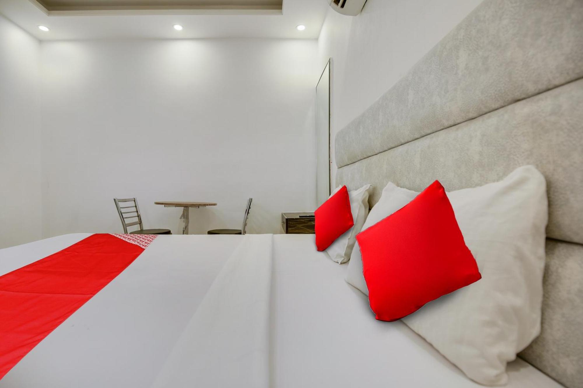 Hotel O Av Continental Zirakpur Экстерьер фото