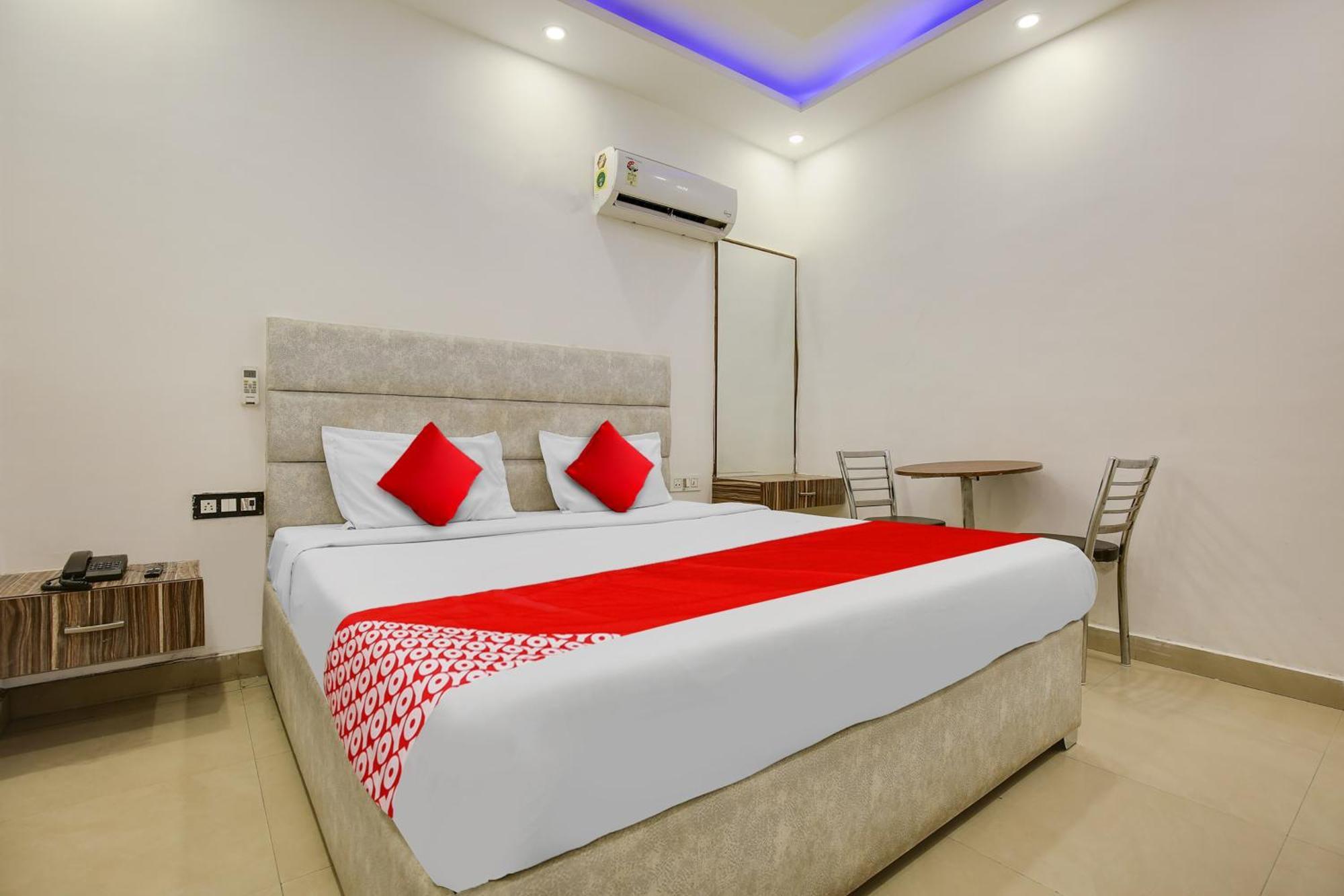 Hotel O Av Continental Zirakpur Экстерьер фото
