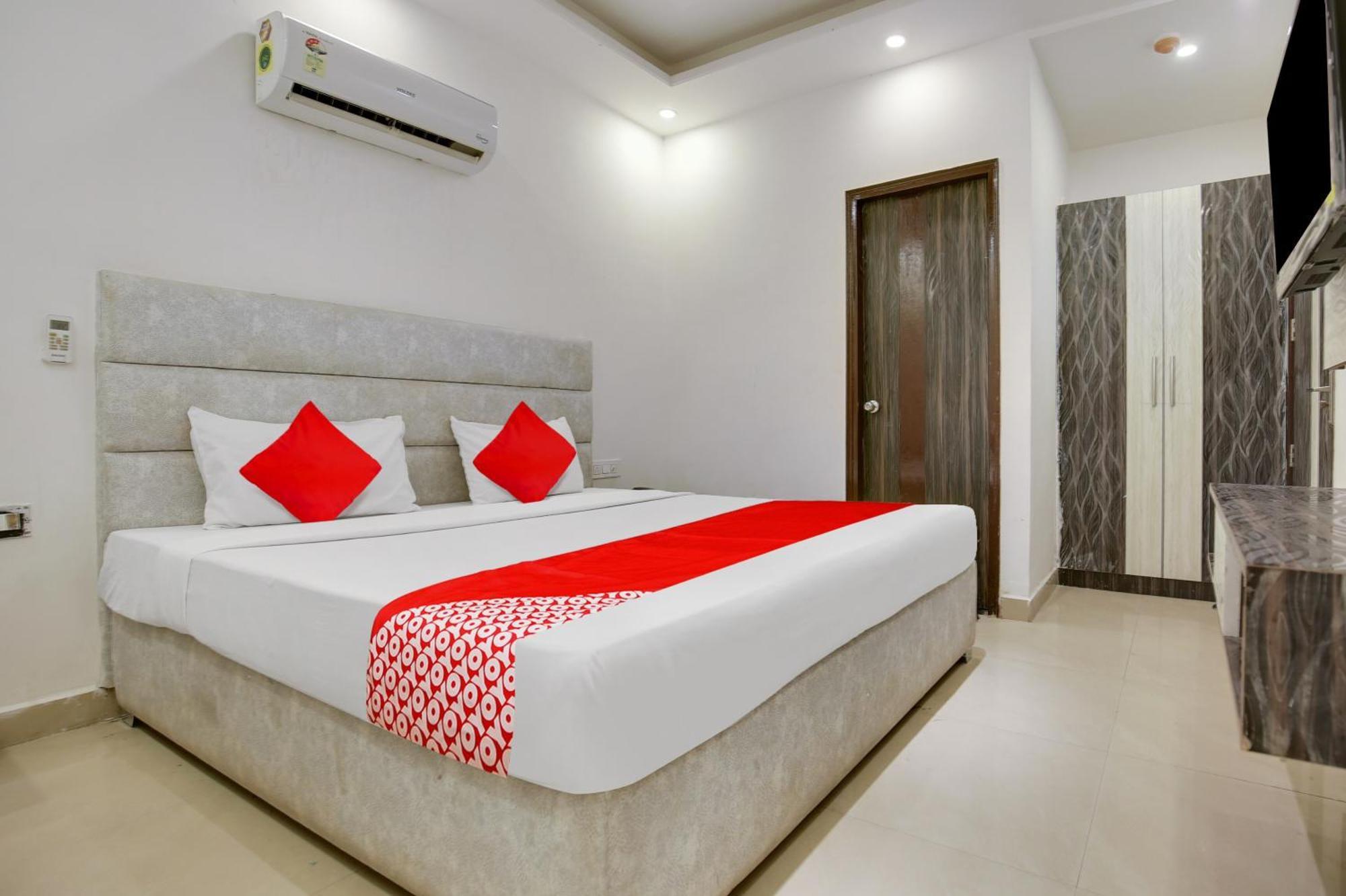 Hotel O Av Continental Zirakpur Экстерьер фото
