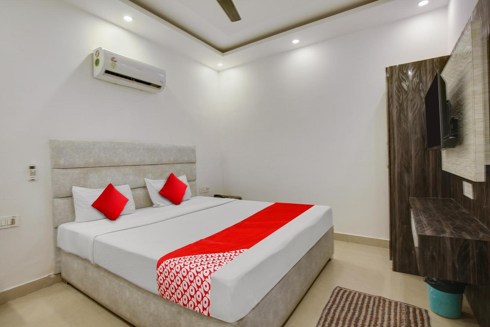 Hotel O Av Continental Zirakpur Экстерьер фото